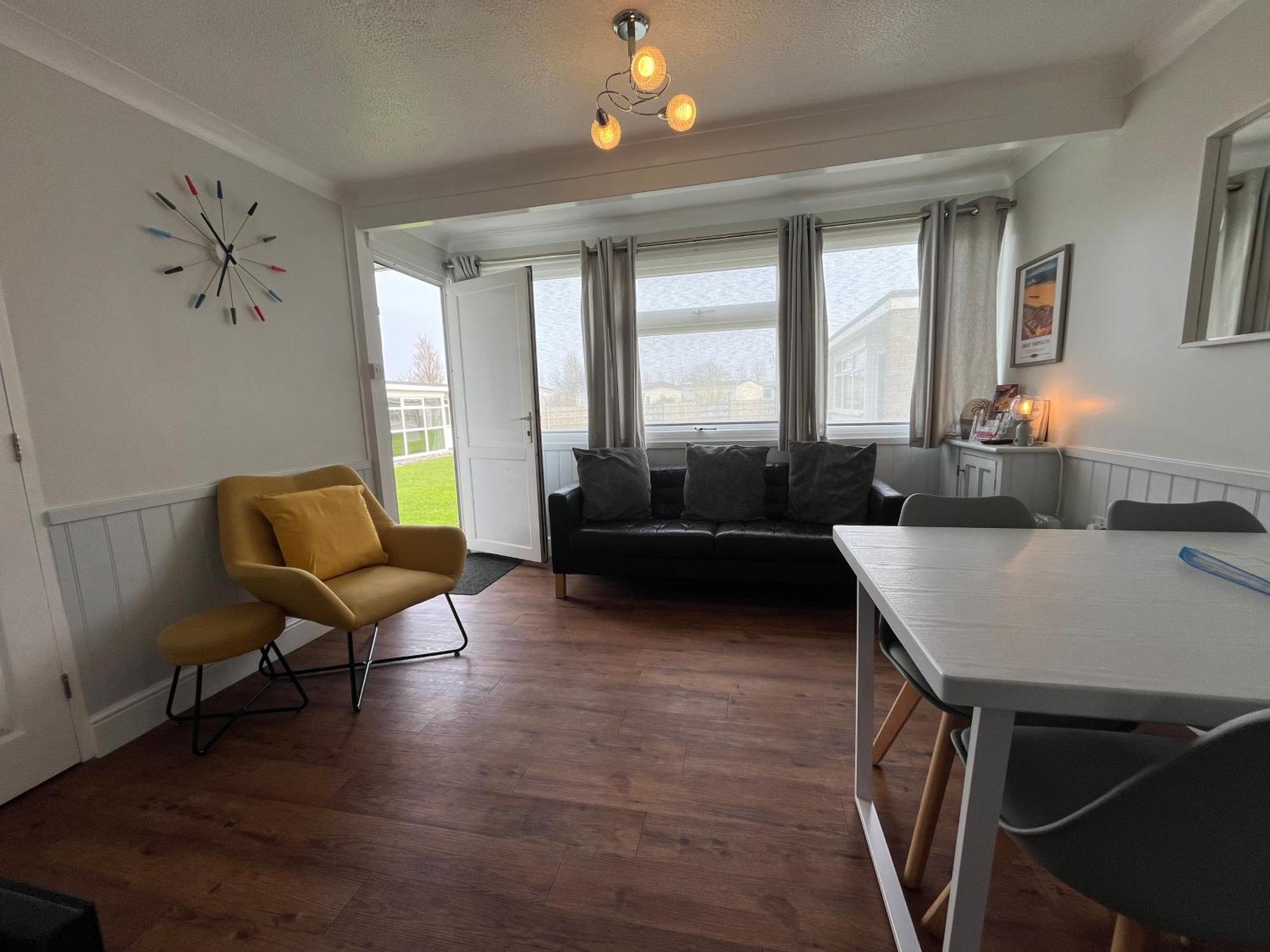 Beachcomber, Sunbeach, Scratby - Two Bed Chalet, Sleeps 4, Free Wi-Fi, Free Club Passes, Free Swimming And Pet Friendly 外观 照片